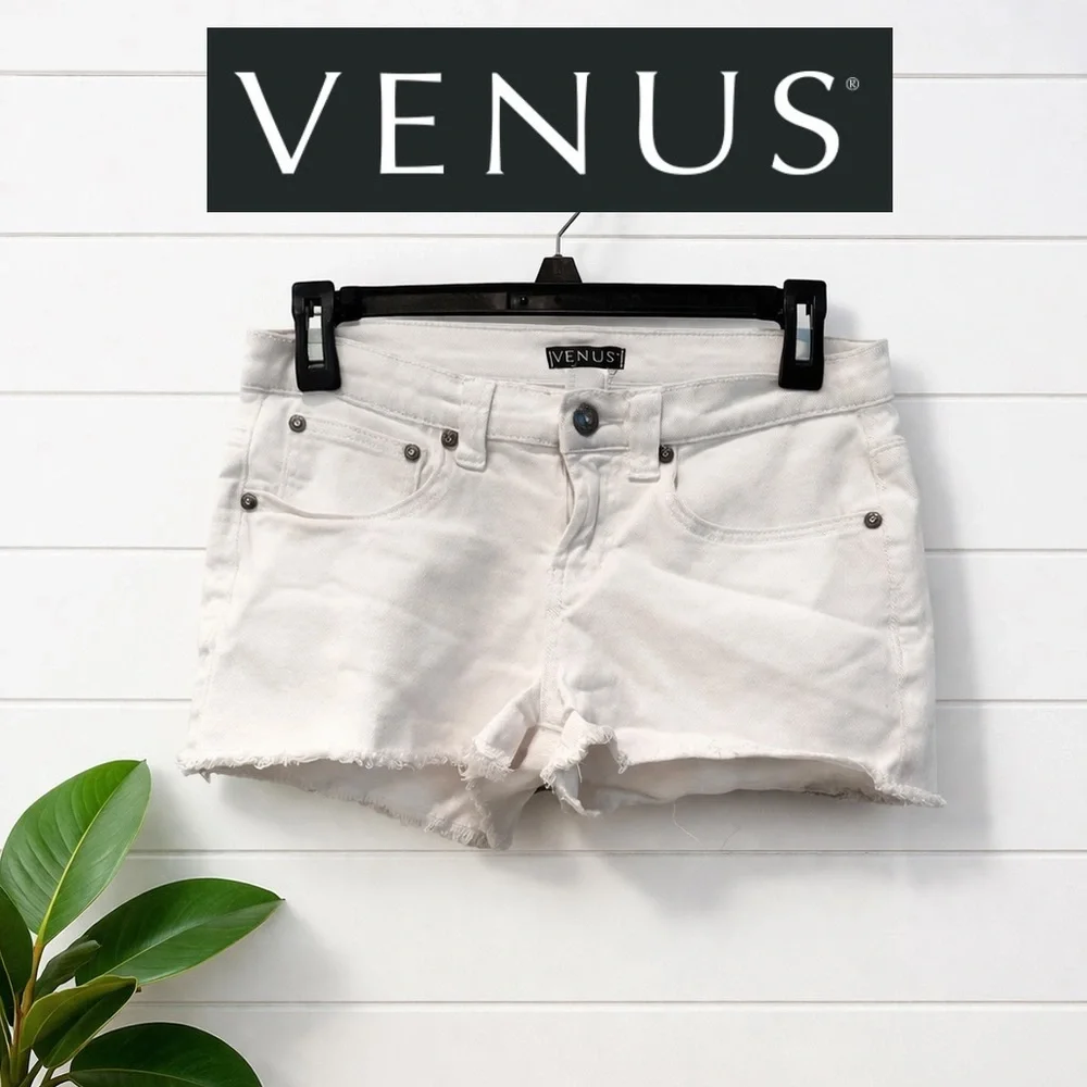 🦋🌴🌺 White Denim Cutoff Jean Shorts |  Size 4 | Frayed Hem - Picture 2 of 5
